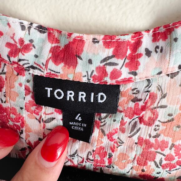 Torrid Red Floral Crinkle Chiffon Smocked Sleeve Blouse - 4X - Picture 4 of 12